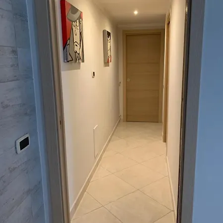 Brass Apartment Apartamento