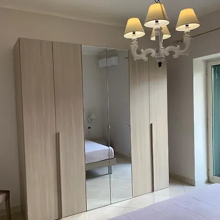 Brass Apartment Apartamento *